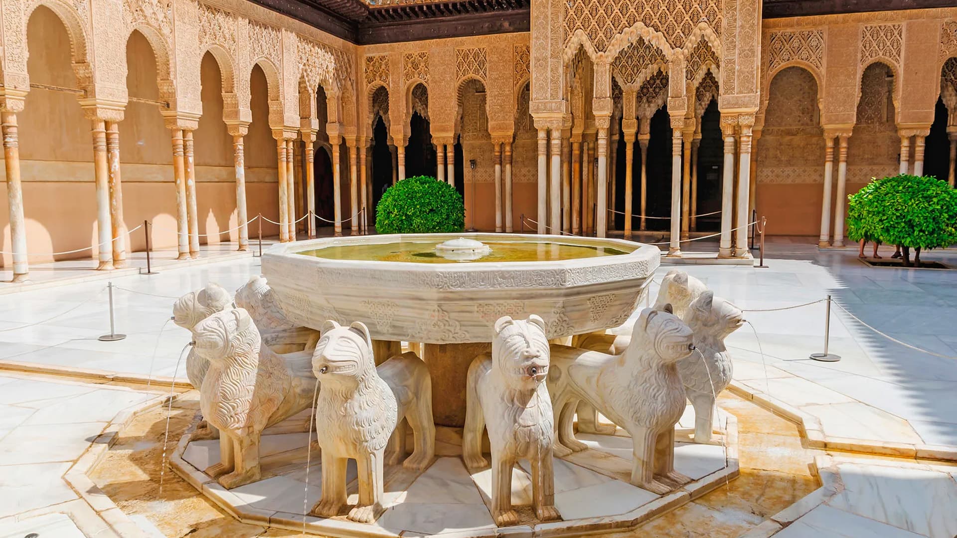 10 reasons why you must visit the Alhambra in Granada